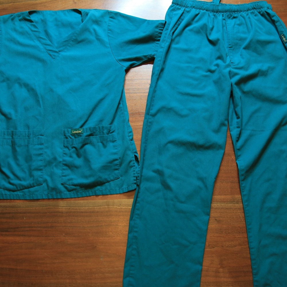 Landau Sea Green Scrubs, Top Sm Bottoms Med